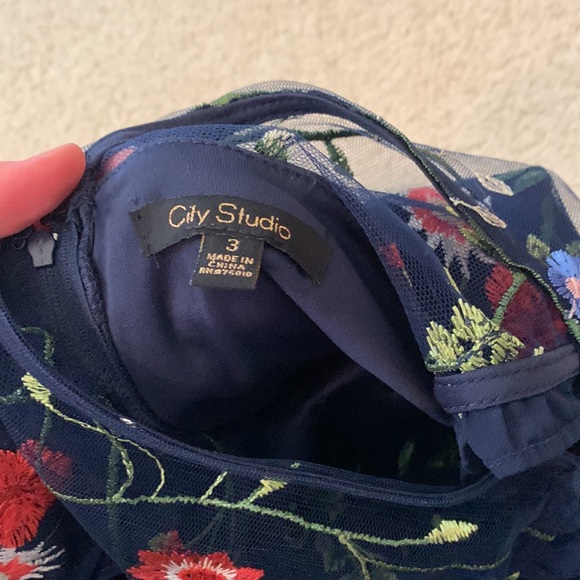 Navy Embroidered Flower Dress, size 3 - Picture 5 of 5